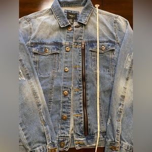 Forever 21 men’s light blue denim jacket